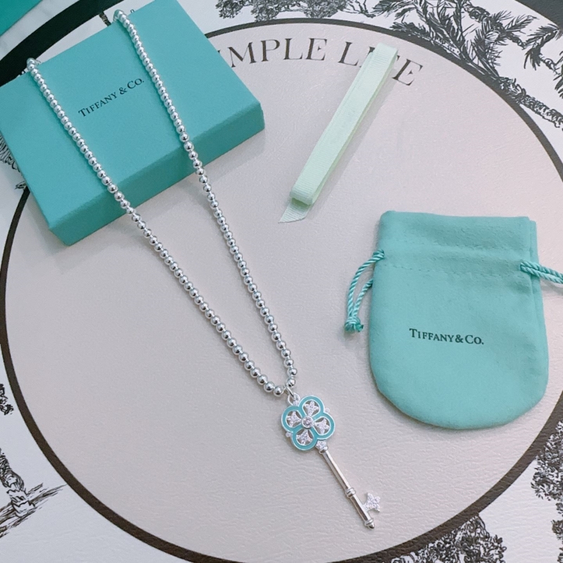 T*f*ny necklaces